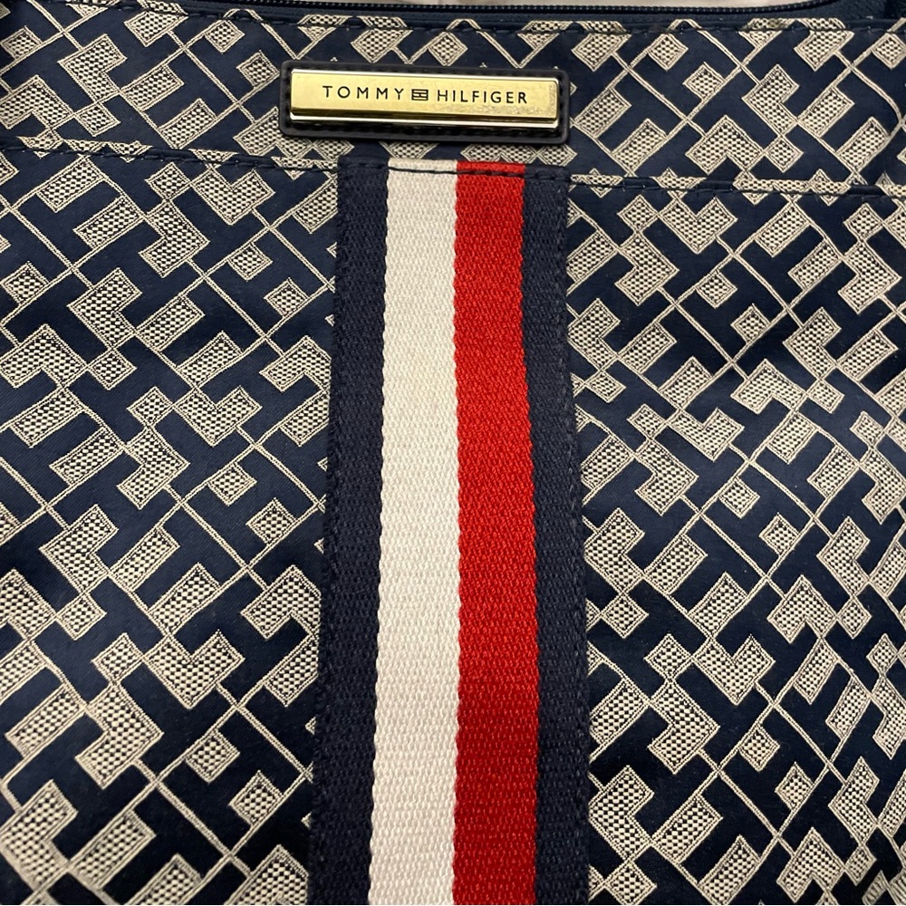 Tommy Hilfiger Blue Red Crossbody Bag with Geometric Pattern - Picture 2 of 10